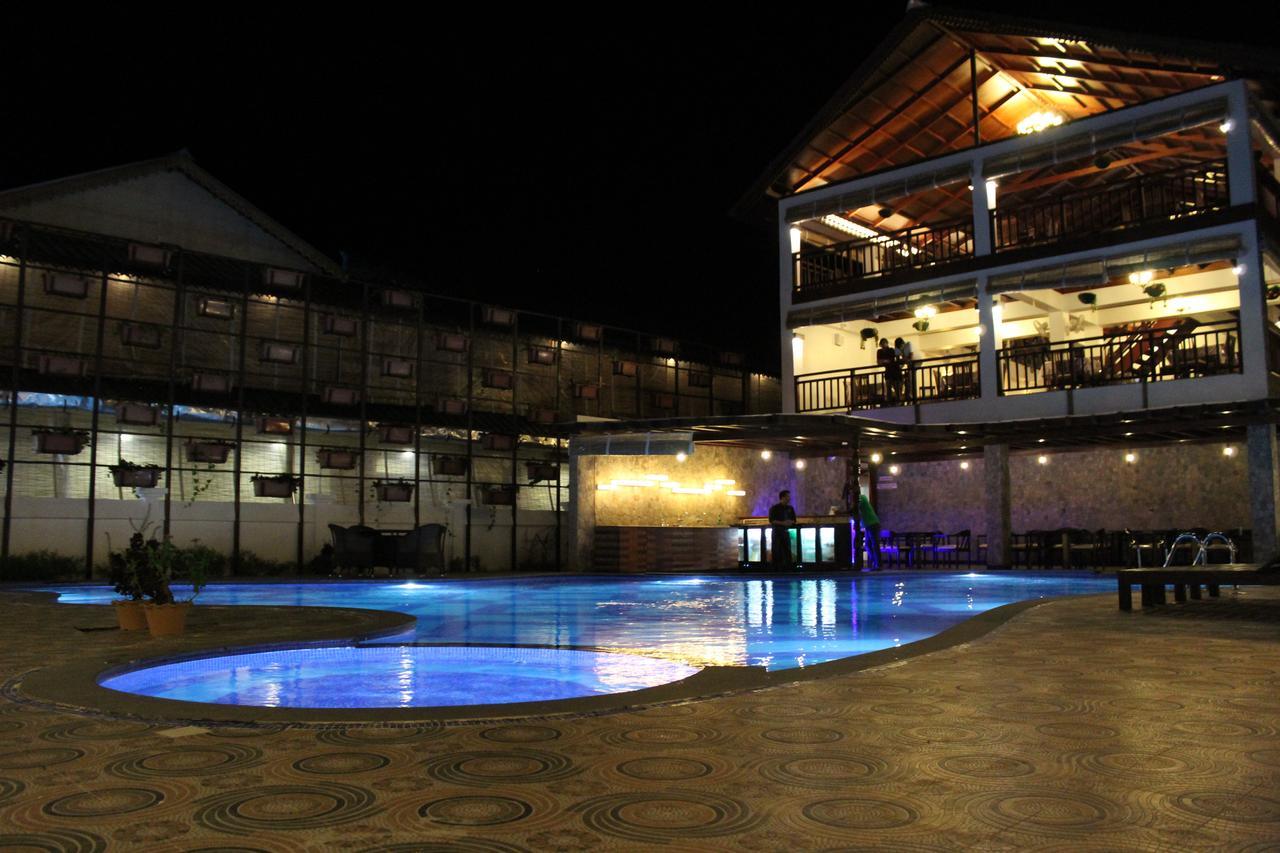 Symphony Summer Sands Beach Resort And Spa Ram Nagar Extérieur photo