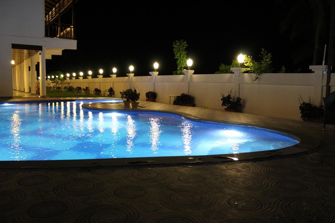 Symphony Summer Sands Beach Resort And Spa Ram Nagar Extérieur photo