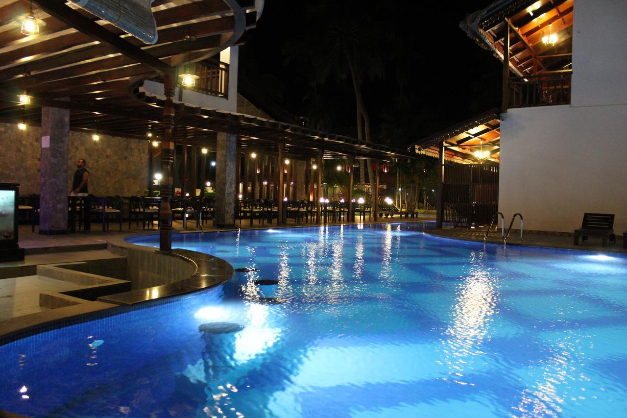 Symphony Summer Sands Beach Resort And Spa Ram Nagar Extérieur photo