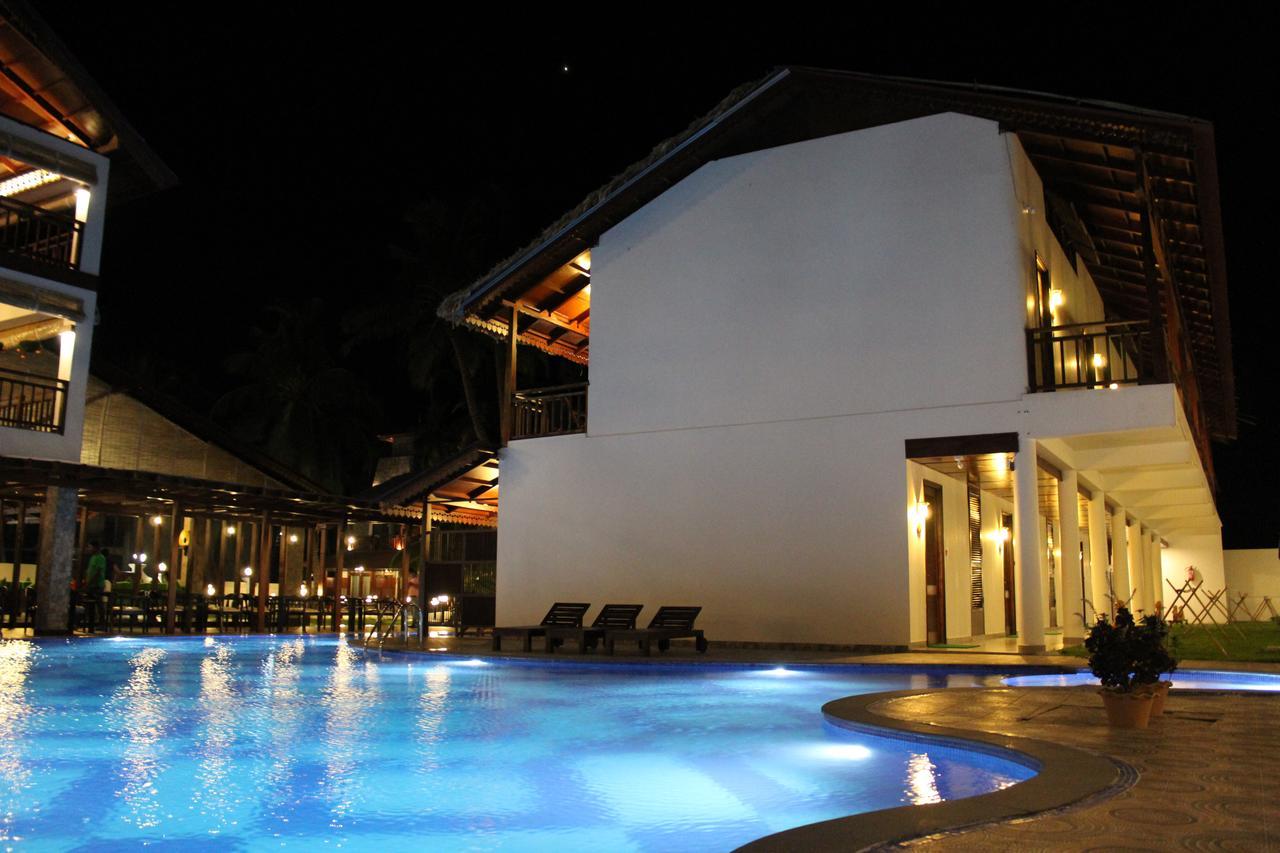 Symphony Summer Sands Beach Resort And Spa Ram Nagar Extérieur photo